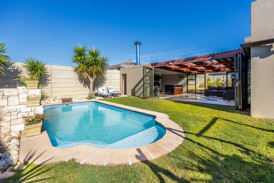 4 Bedroom Property for Sale in Rouxville Western Cape